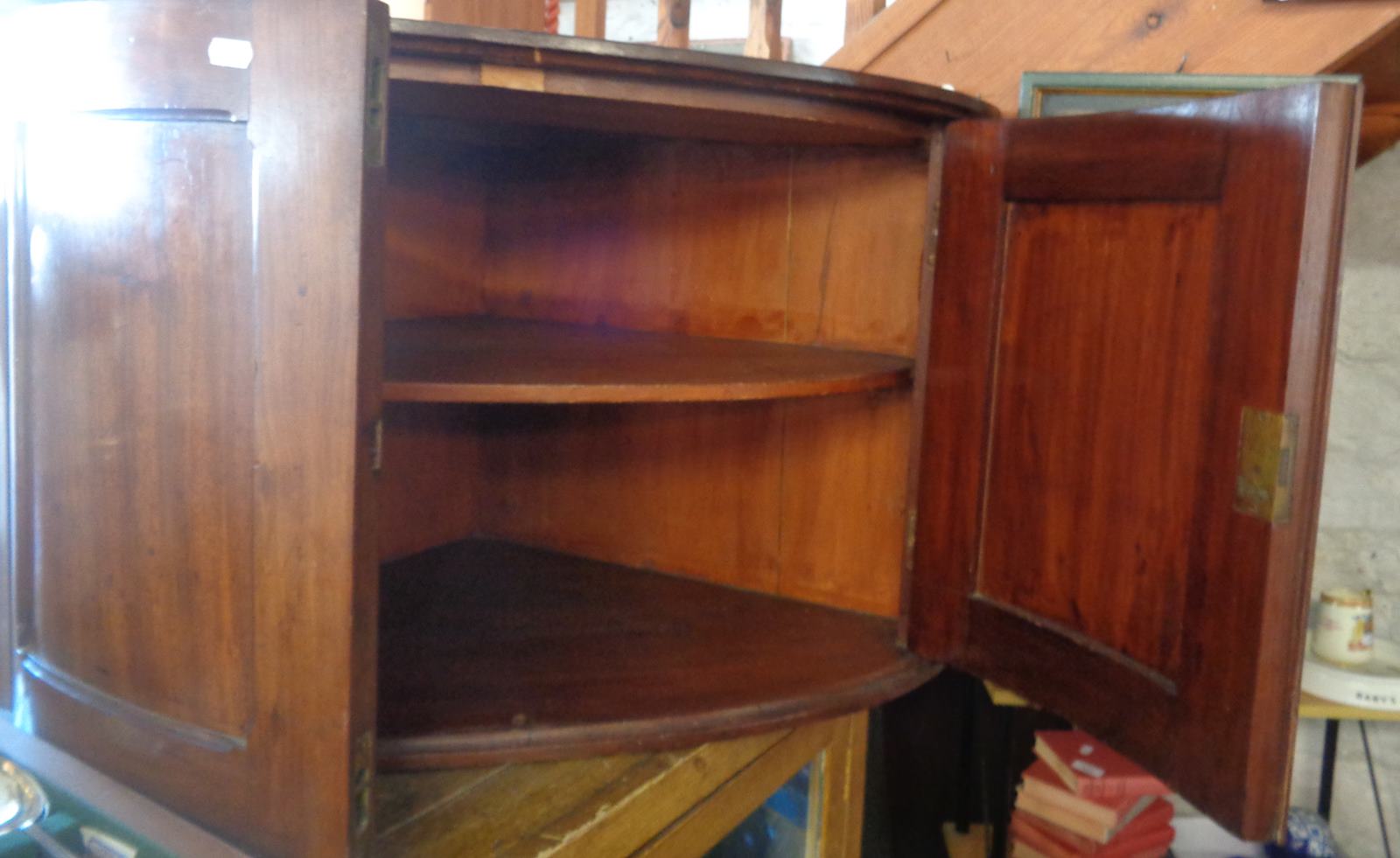 Mahogany bow-fronted wall hung corner cupboard - Image 3 of 3