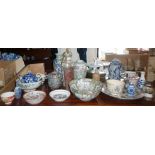 Large quantity of assorted Chinese porcelain (A/F)