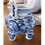 Chinese blue and white porcelain censer, 14cm high