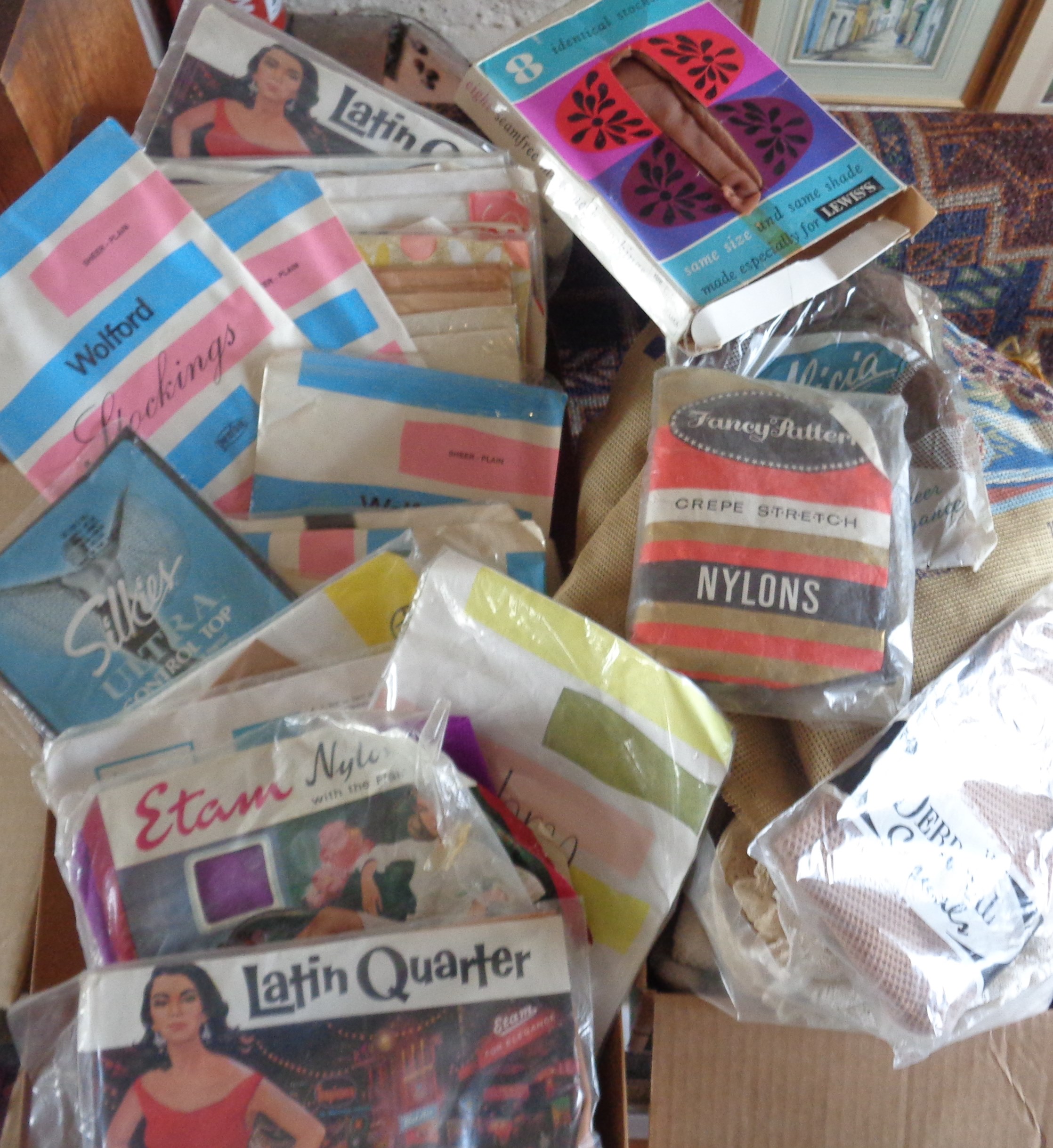 Assorted haberdashery, cottons and collection of vintage nylon stockings - Image 5 of 7