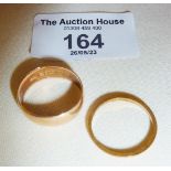 22ct gold band approx weight 1.5g, and a 9ct gold band approx weight 3g