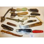 Assorted folding pocket or pen knives, some bully beef can openers, multitools with corkscrew etc.