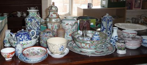 Large quantity of assorted Chinese porcelain (A/F)