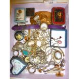 Silver and other vintage jewellery, moss agate box, thimbles, 925 silver bracelet etc