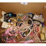 Quantity of vintage costume jewellery