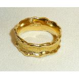 18ct yellow gold ring in the modernist/Brutalist style. Maker's initials AL. Approx UK size R and