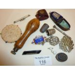 Antique jewellery (some brooches A/F), silver thimbles in cases etc