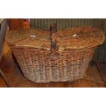 Wickerwork hamper basket with two lids