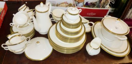 Extensive Wedgwood bone china 9 place dinner set in the Chester pattern