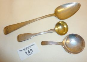 Georgian finely engraved silver tea caddy spoon hallmarked for 1803, maker Thomas Wallis II,