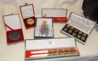 Chinese inside painted scent bottle, Chinese facial make-up tie pins or lapel badges and other