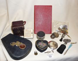 Box of assorted items, inc. a small silver frame, silver bears head stopper, etc.