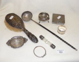 Silver backed hairbrush, a Georgian toddy ladle, a double-ended scent bottle (unmarked), a compact