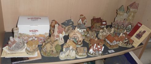 Large collection of David Winter cottage ornaments including "Hereward the Wakes Castle" with C.O.