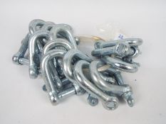 Unused Retail Stock - Fifteen 16mm shackles.