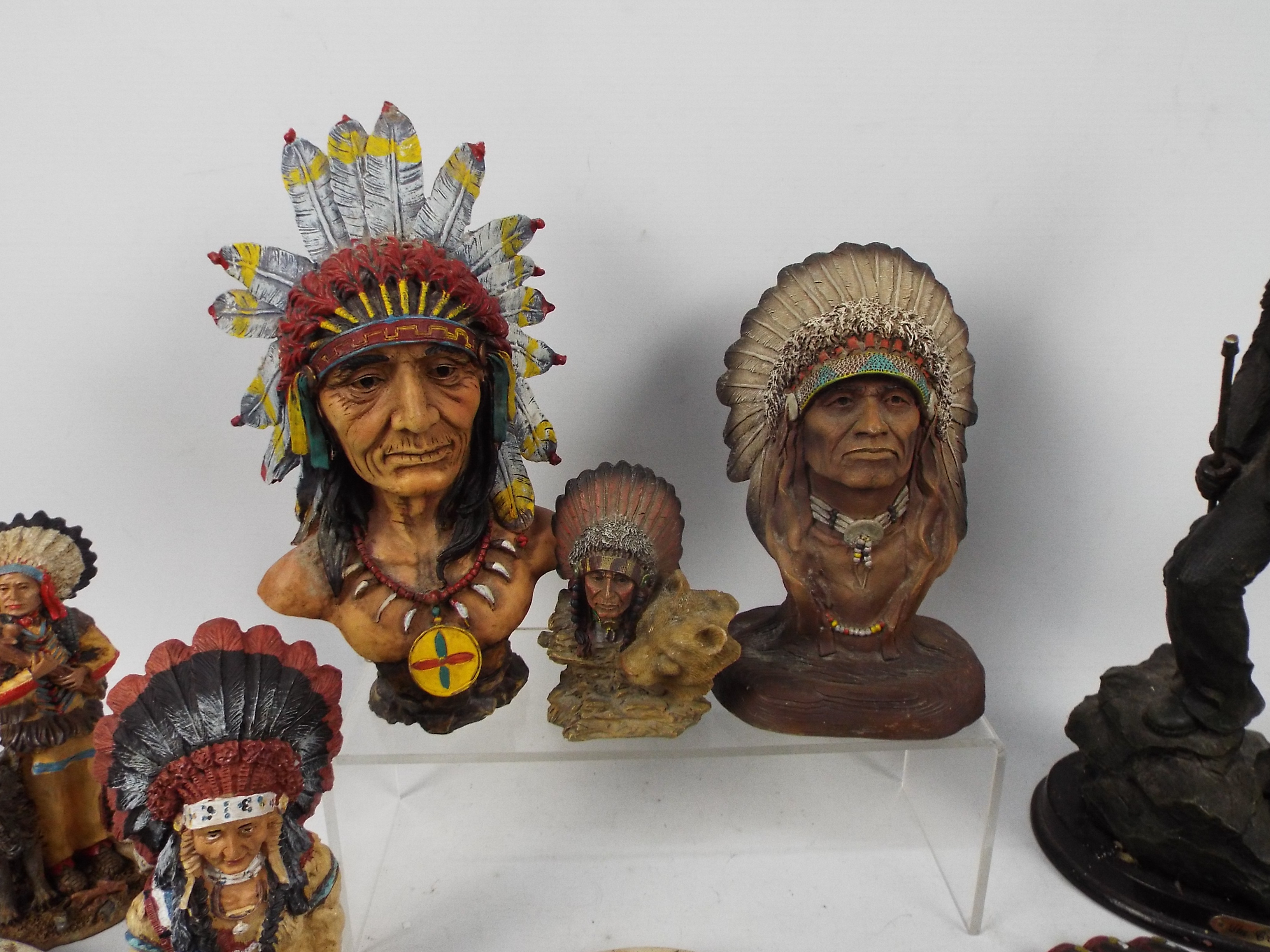 A collection of Native American themed ornaments and wall art, largest approximately 33 cm (h). - Image 2 of 5