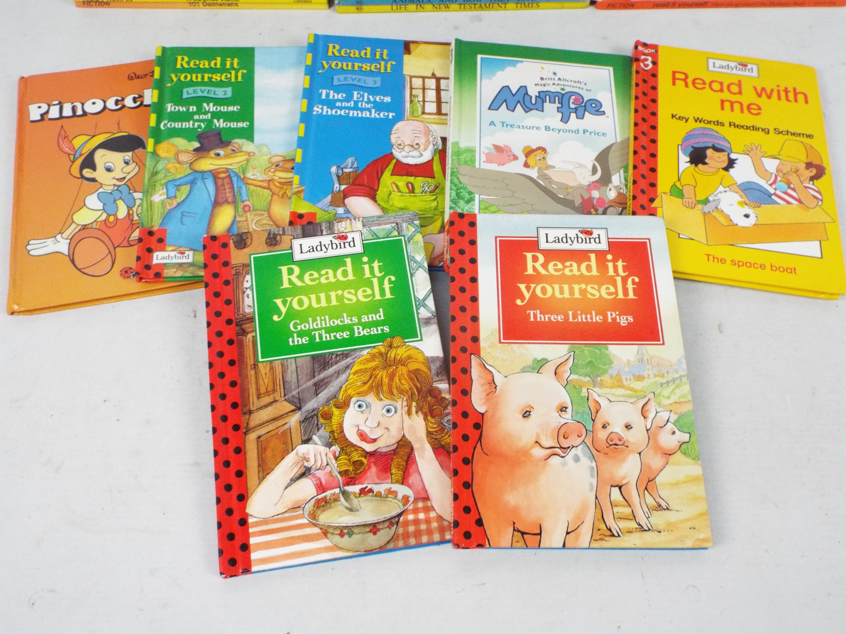 A collection of vintage Ladybird books, in excess of 100. - Image 5 of 6