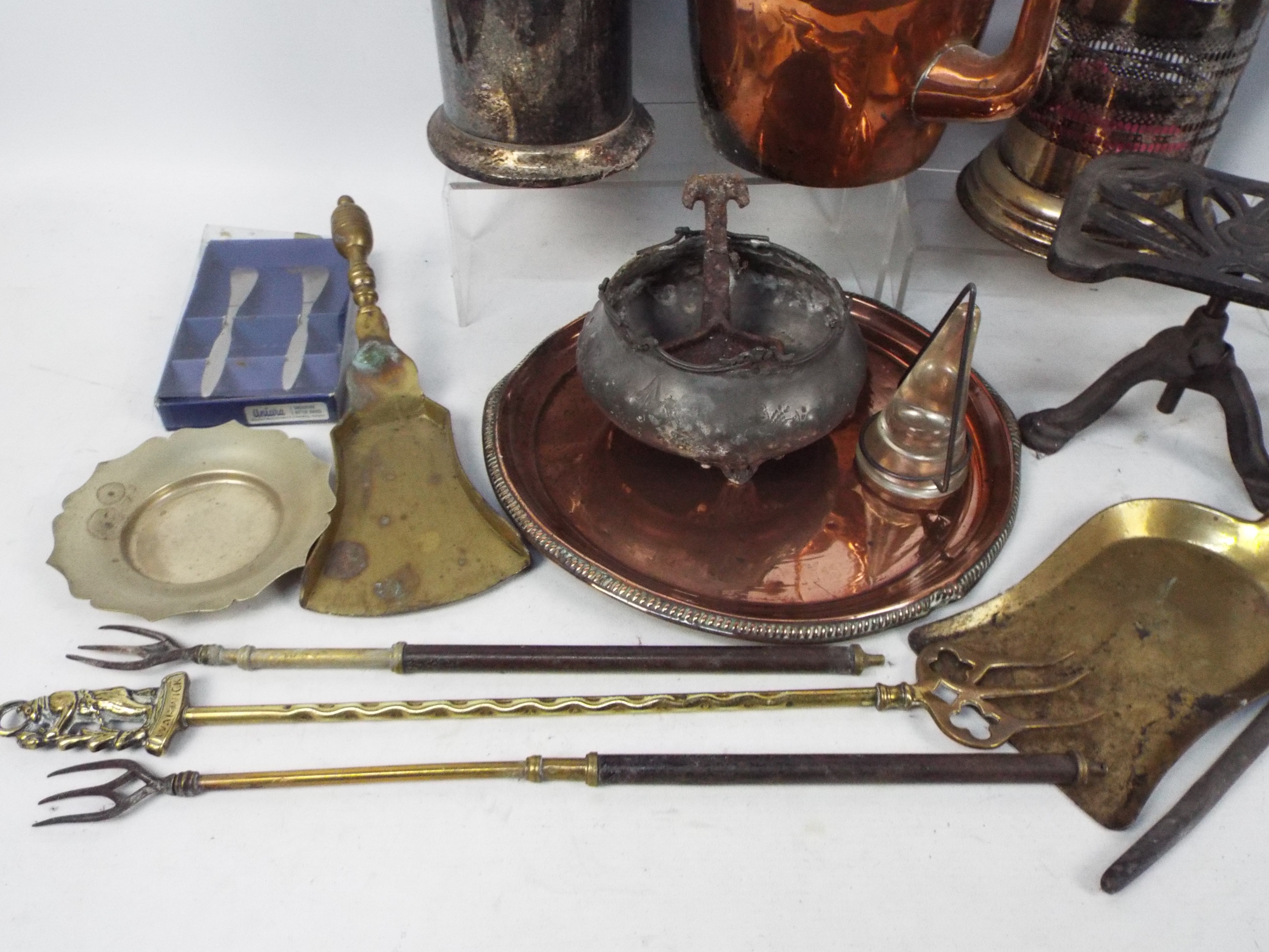 Mixed metalware comprising copper, plate - Image 2 of 4