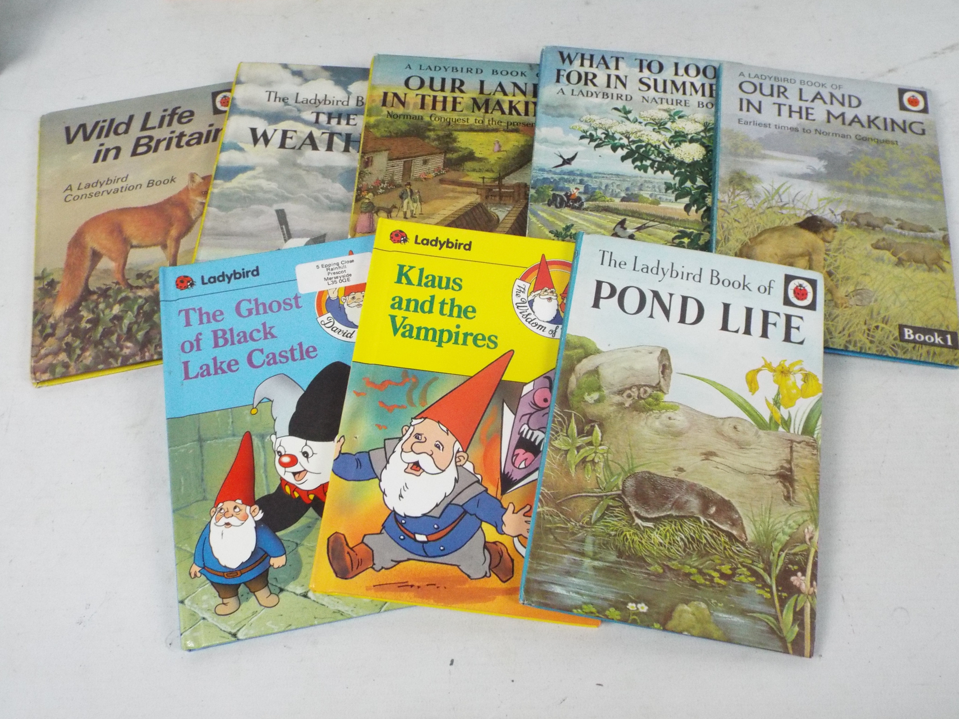 A collection of vintage Ladybird books, in excess of 100. - Image 6 of 6