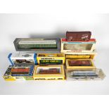 Bachmann - Fleischmann - Walthers - AHM - 9 x boxed HO gauge models including # 18601 Union Pacific