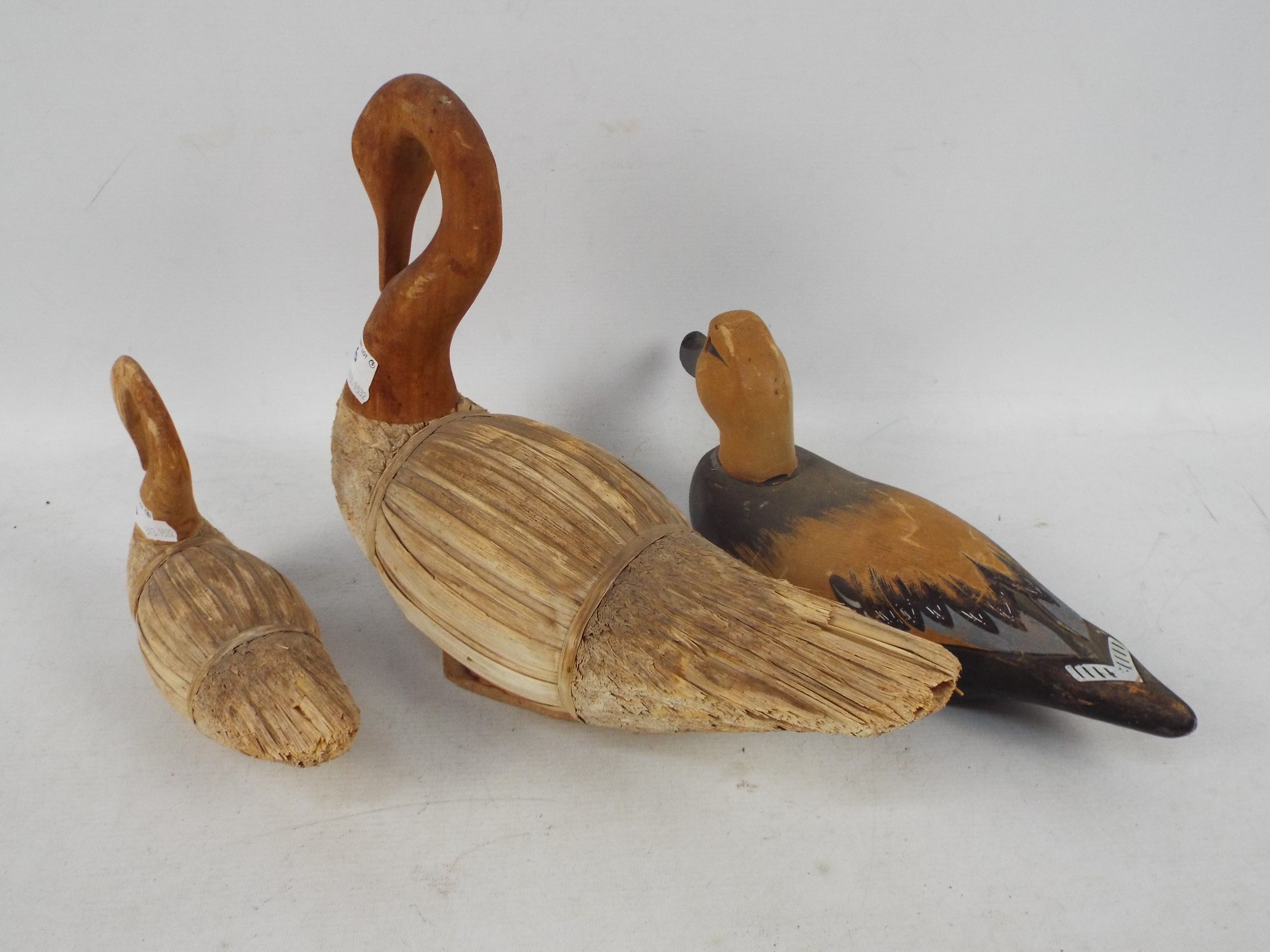 Three models of birds to include a carve - Image 2 of 2