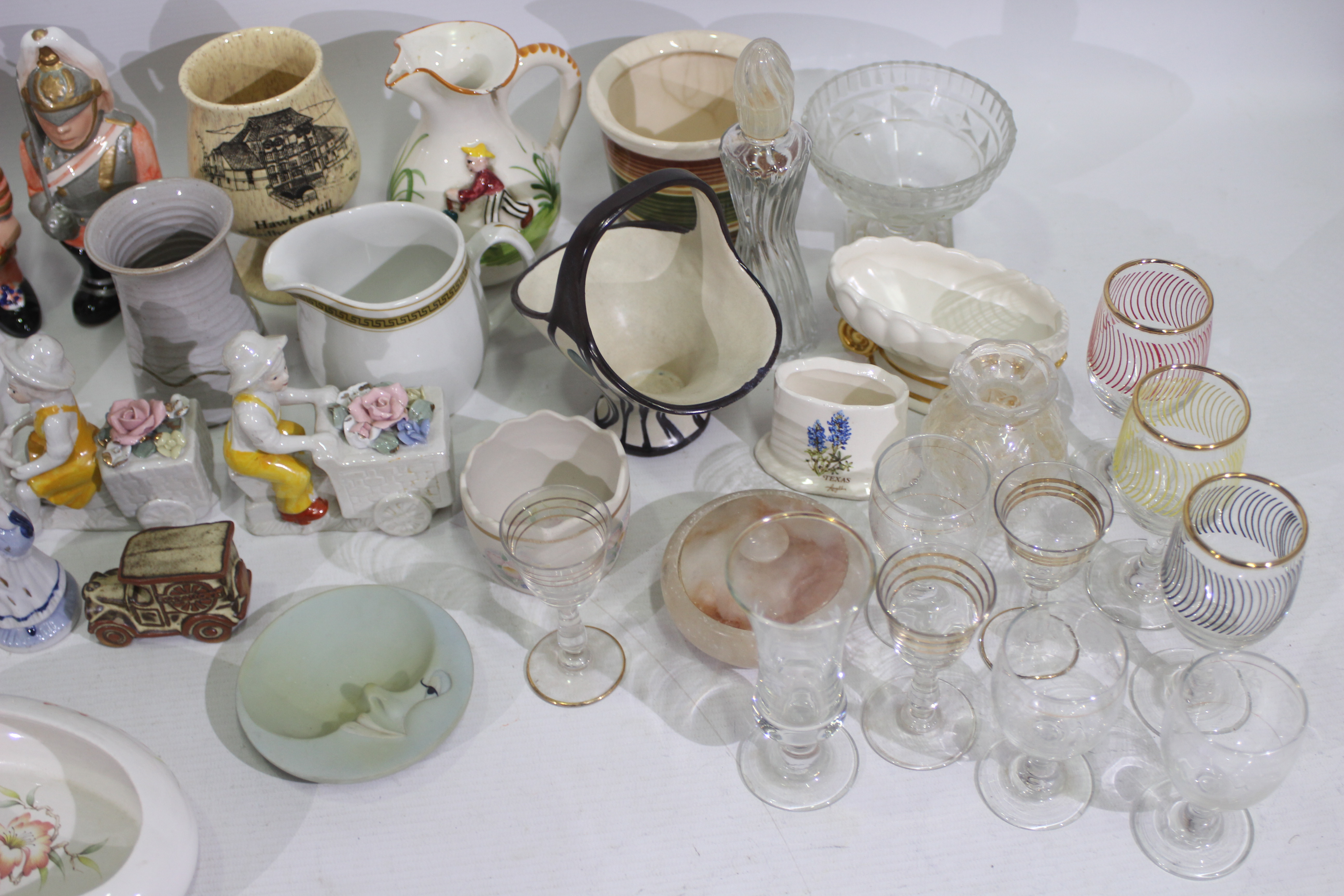 A mixed lot of ceramics and glassware. - Image 3 of 3