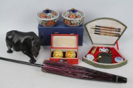 A collection of Oriental items to includ