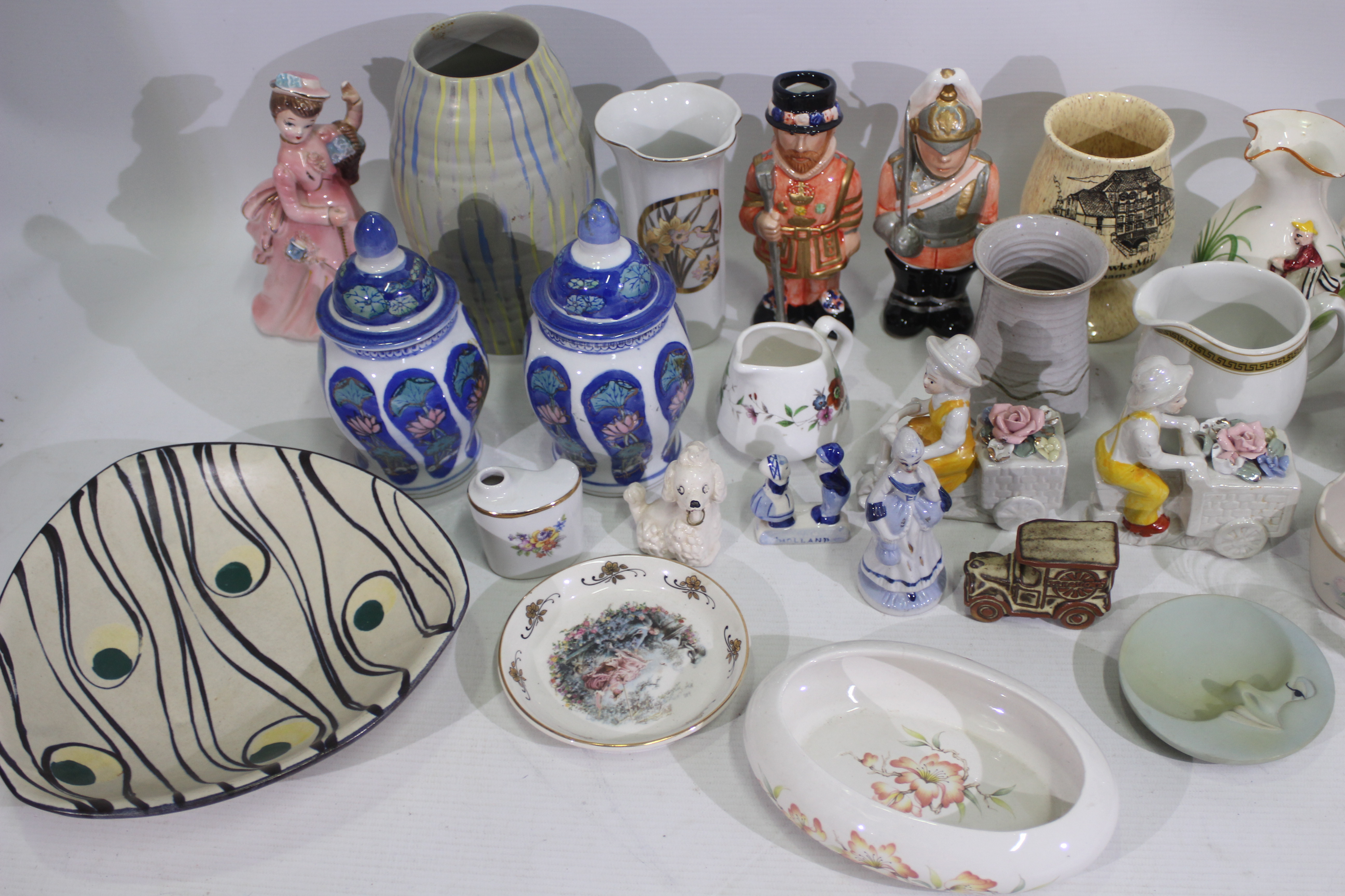 A mixed lot of ceramics and glassware. - Image 2 of 3