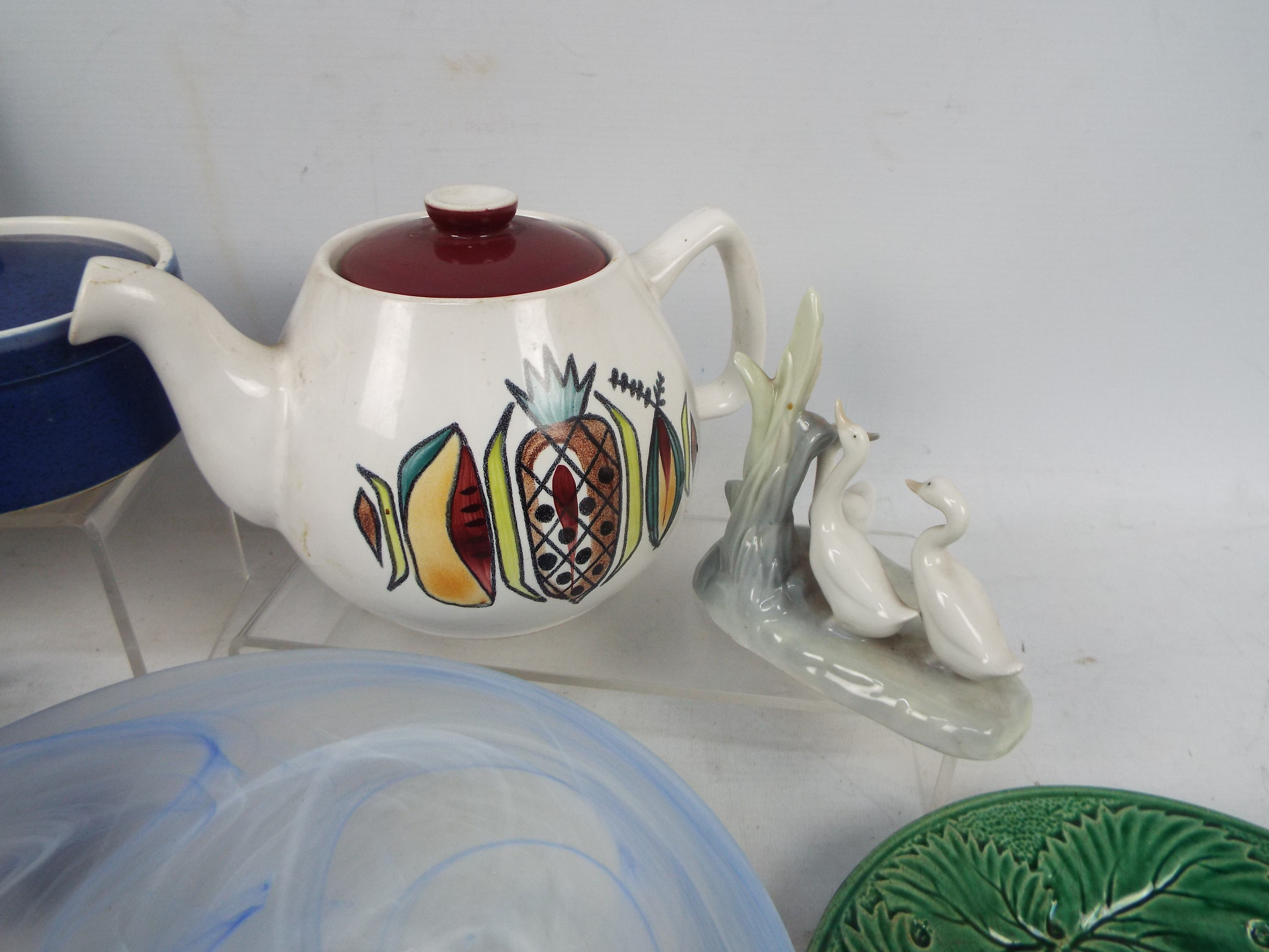 Mixed ceramics and glassware to include a Denby Burlington (green colourway) coffee pot, - Image 4 of 5