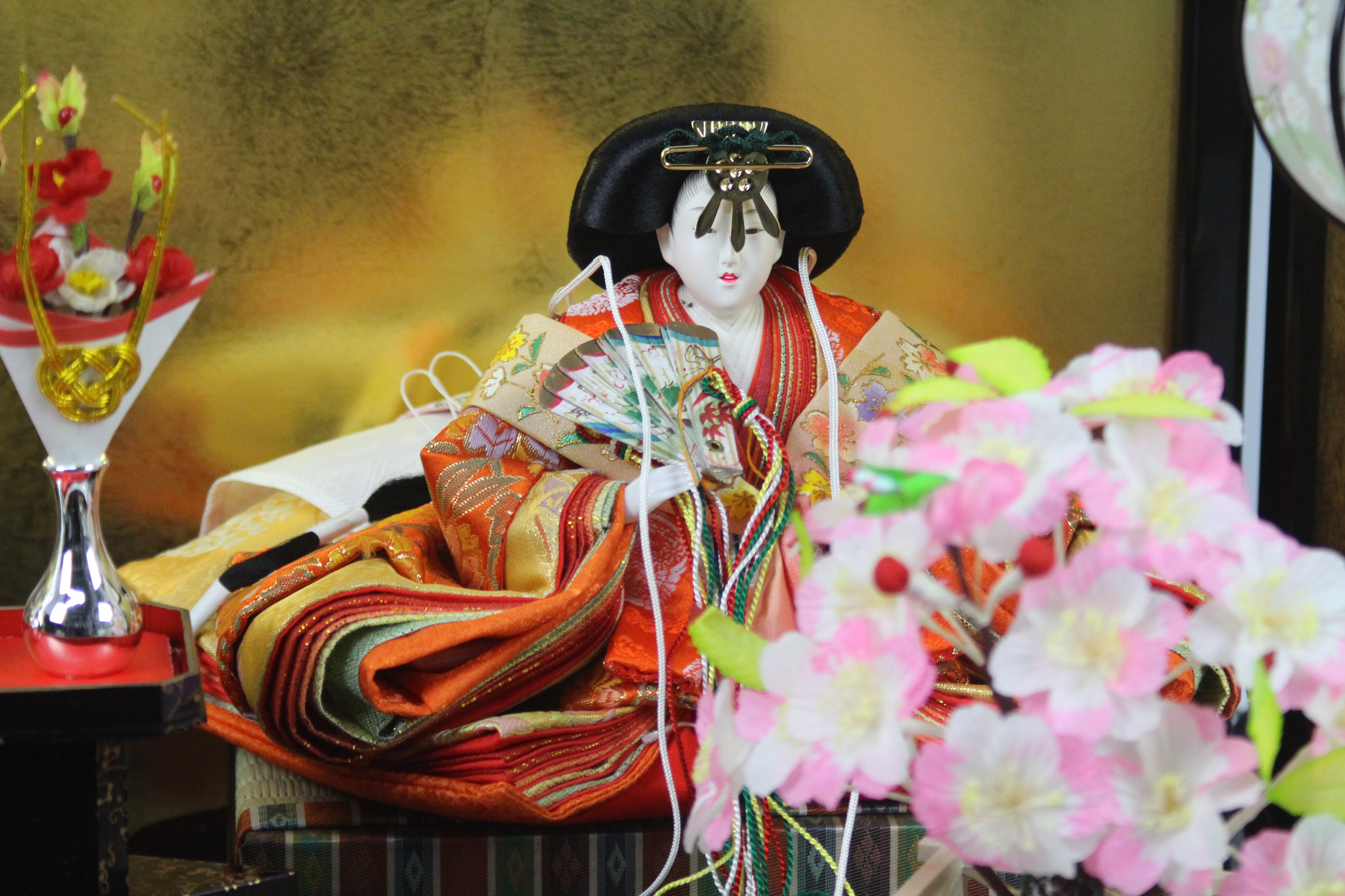 A Chinese ornamental altar display. [5] - Image 4 of 5