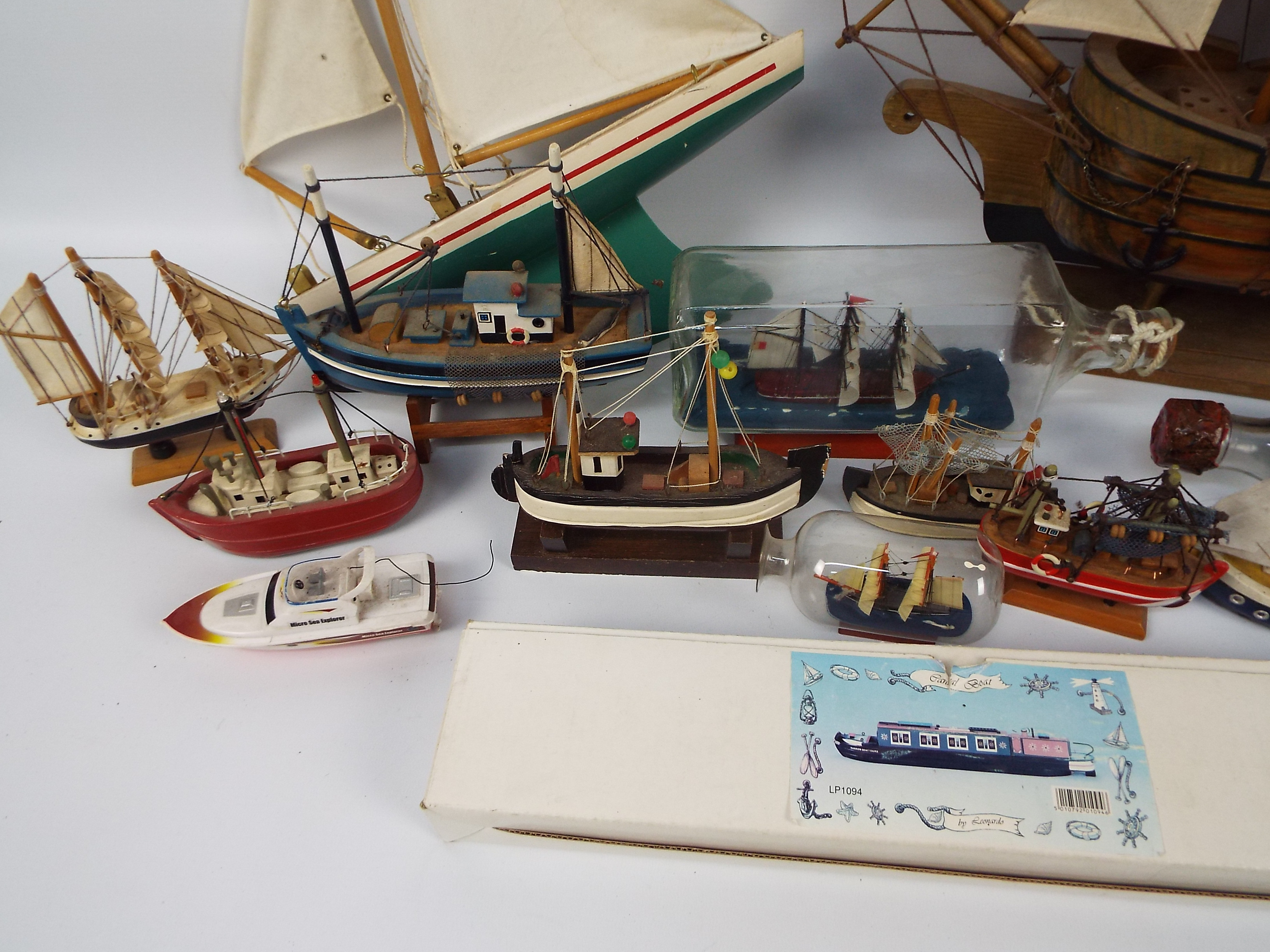 A collection of model ships, ships in bottles and similar, - Image 3 of 3