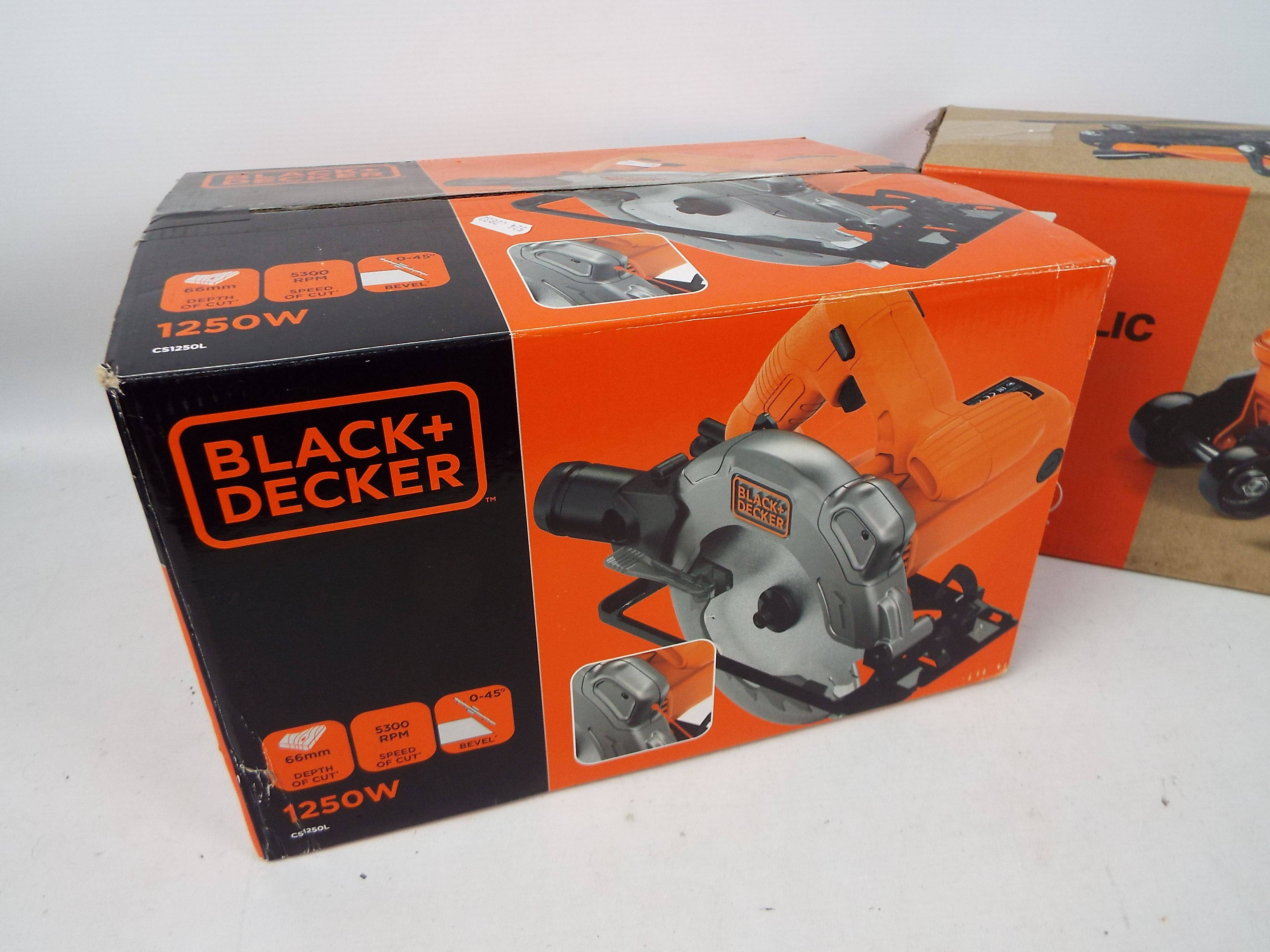 A boxed Black & Decker circular saw # CL - Image 2 of 3