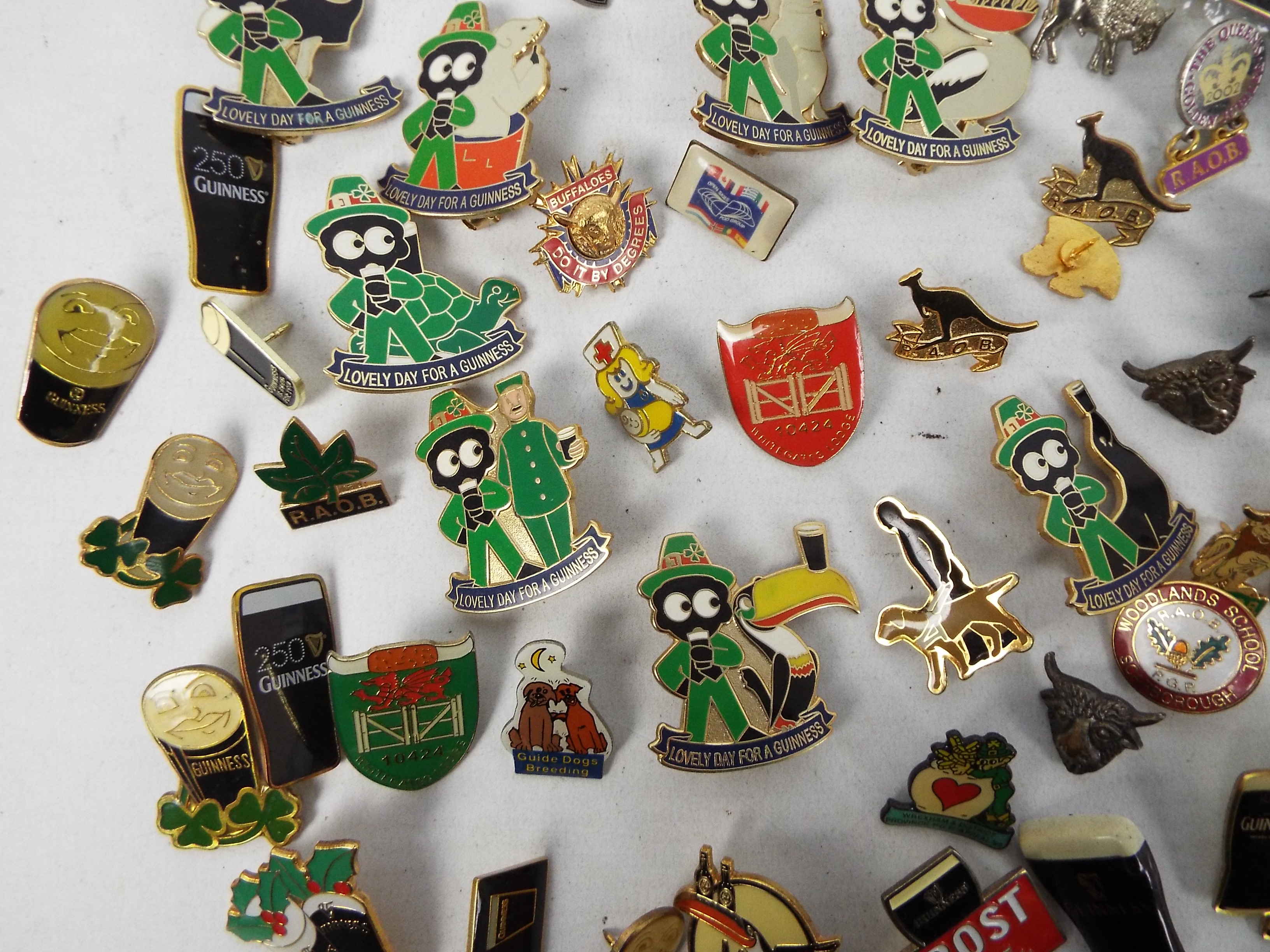 Guinness - A collection of pin badges, G - Image 3 of 7