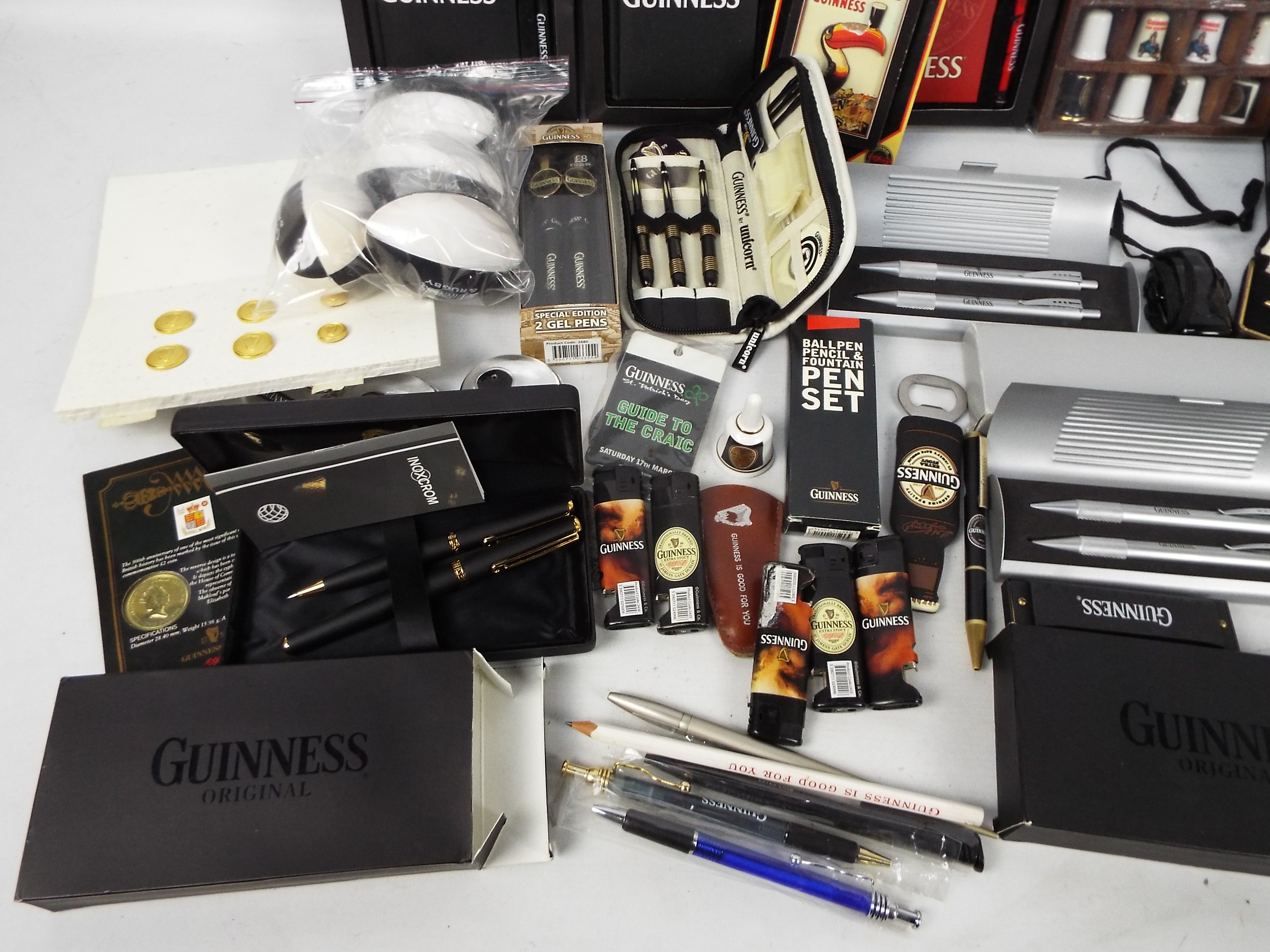 Guinness - Mixed Guinness branded collectables to include pens / pen sets, cufflinks, thimbles, - Image 4 of 5
