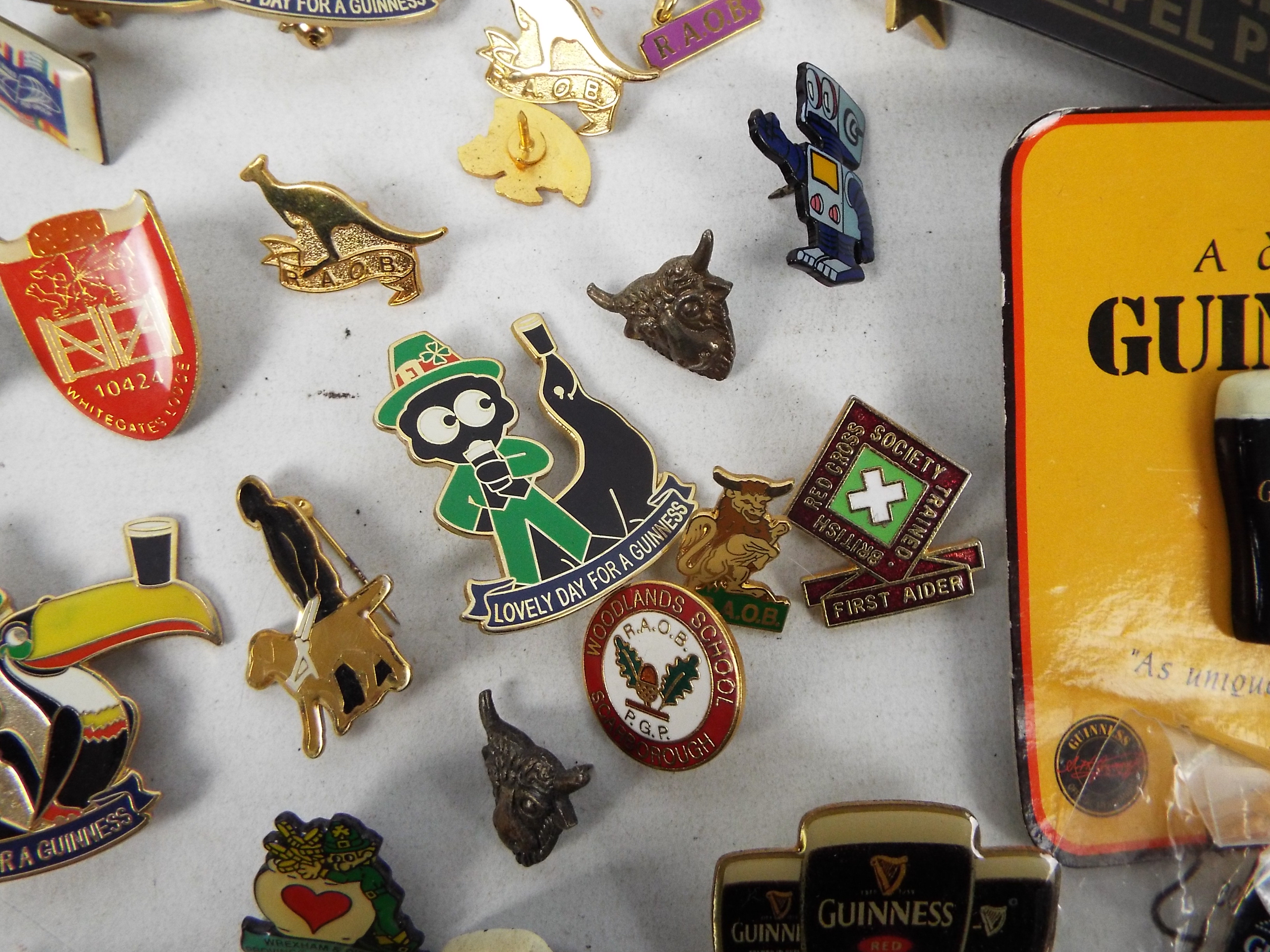 Guinness - A collection of pin badges, G - Image 5 of 7