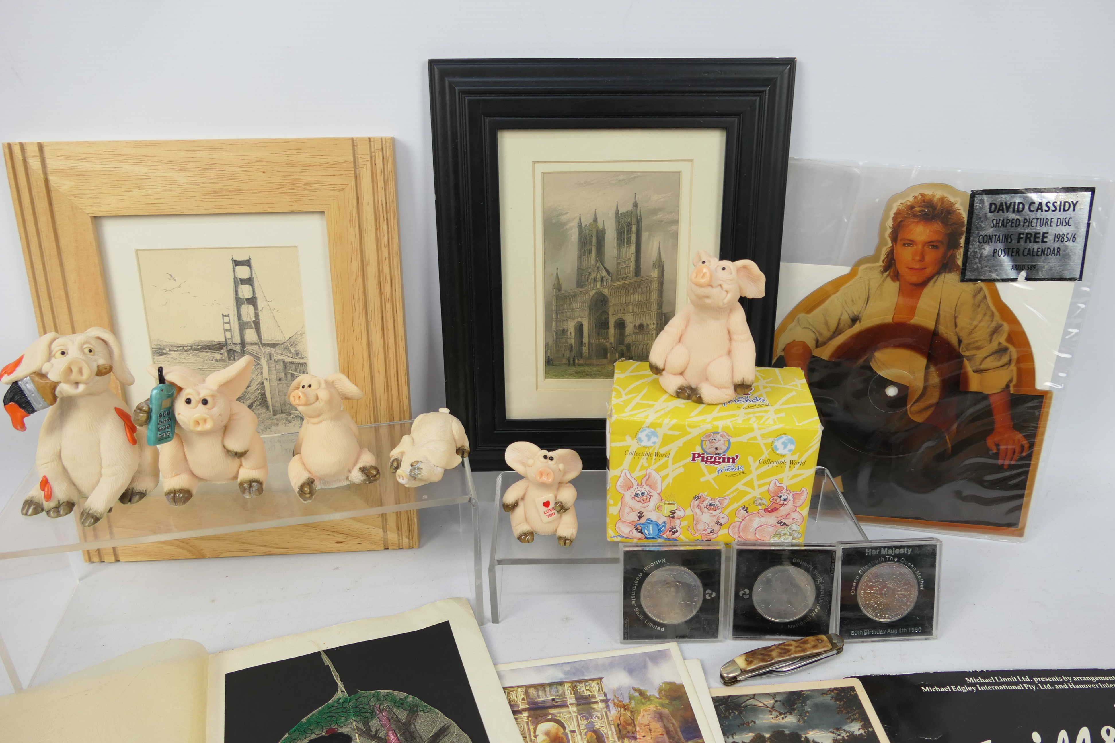 Mixed collectables to include Piggin fig - Image 2 of 5