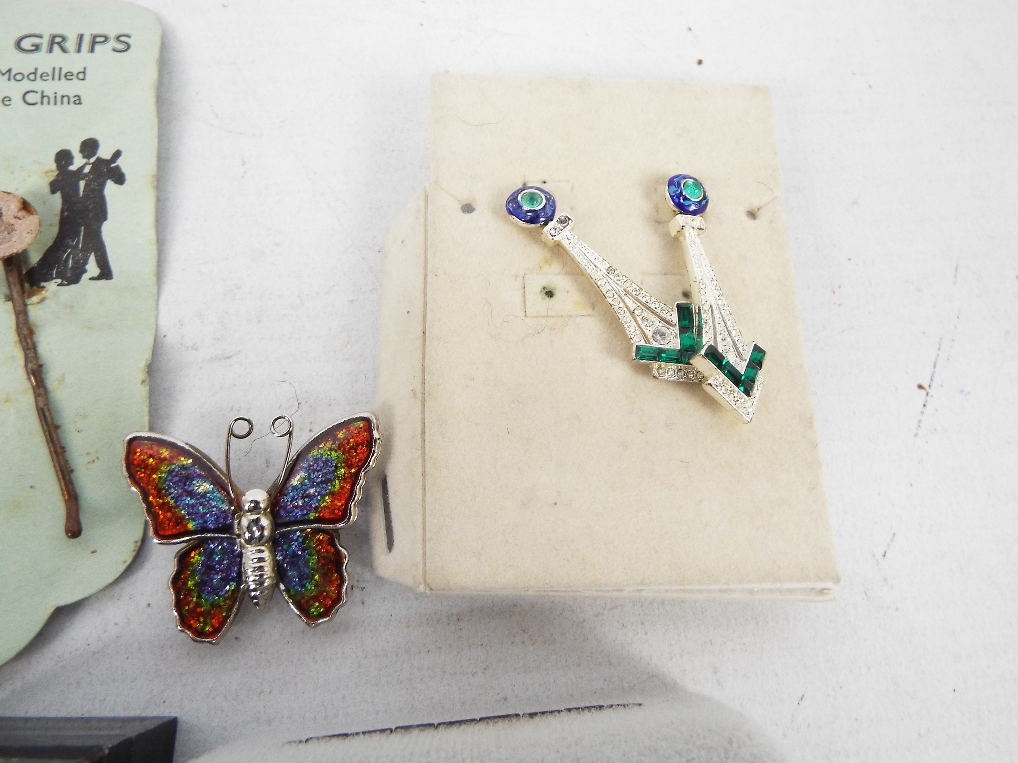 A mixed lot to include earrings, bracelets, - Image 7 of 12