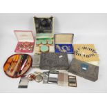 Lot to include jewellery / trinket boxes, costume jewellery, grooming / manicure sets and other.