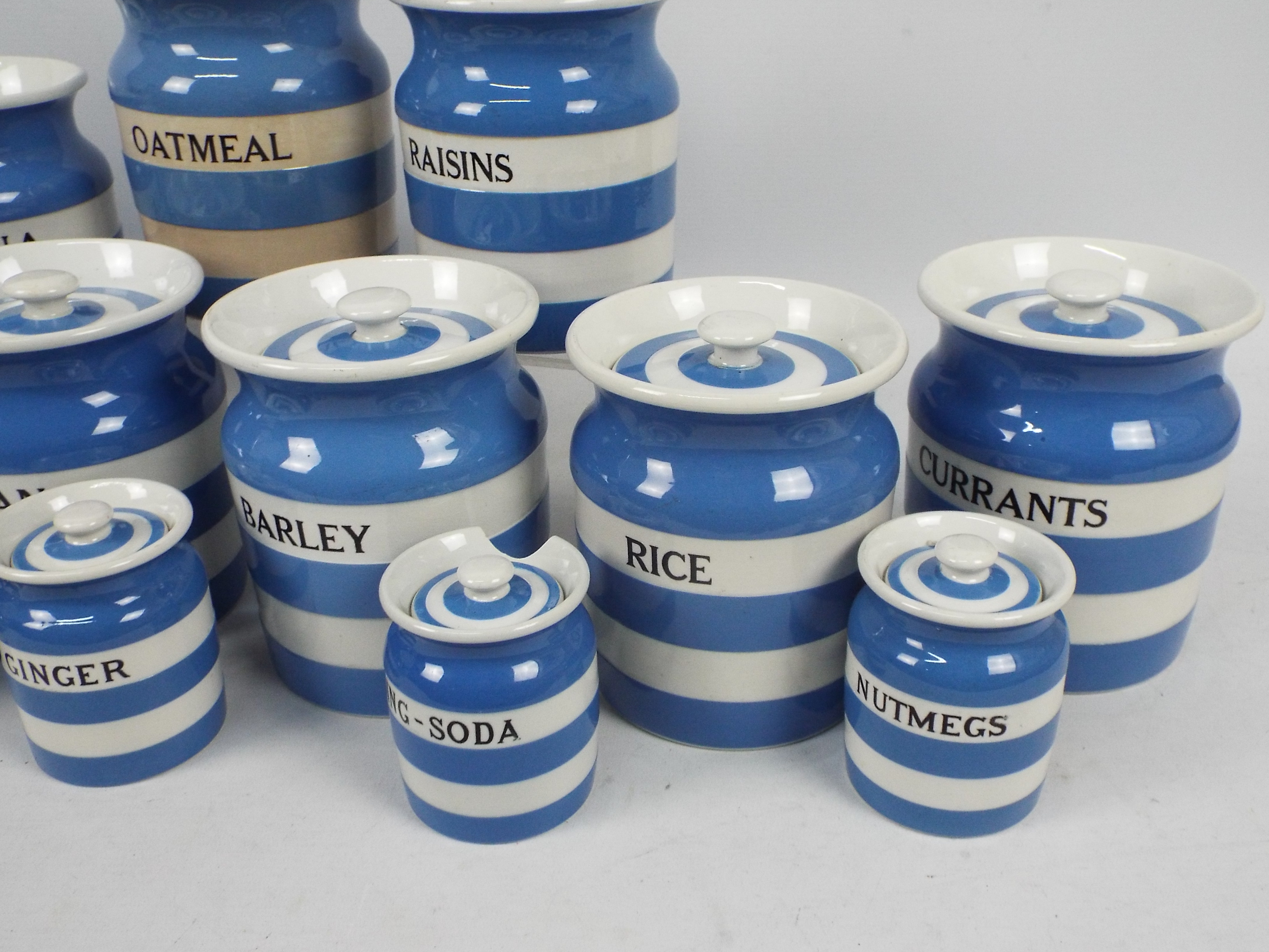 A collection of T G Green Cornish Ware kitchen storage jars, nine 14. - Image 4 of 5