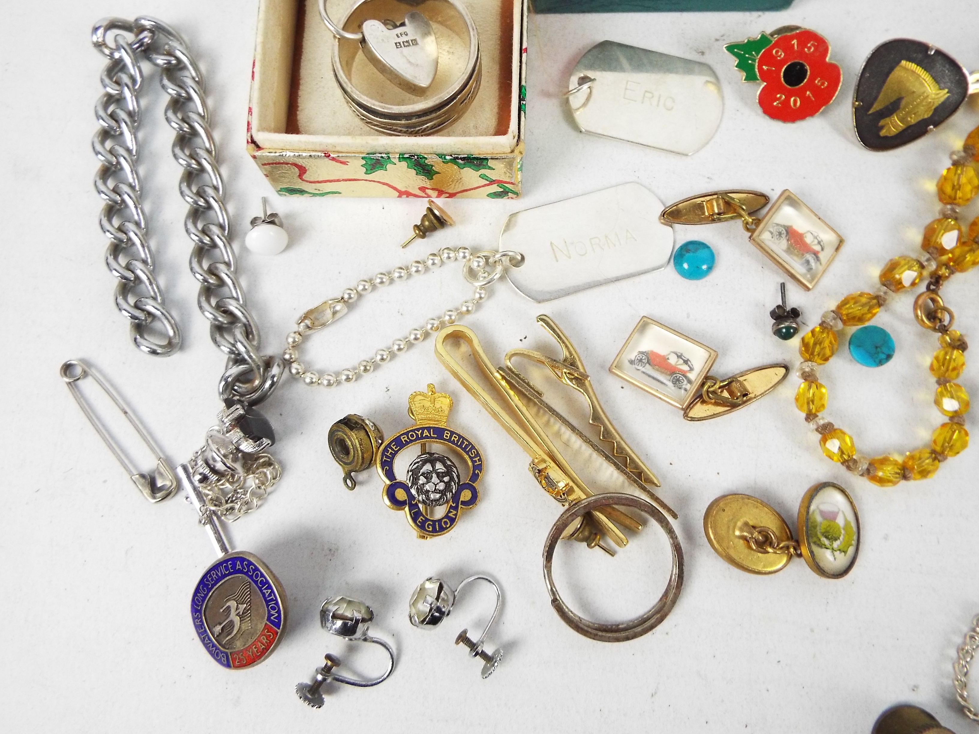 A collection of various costume jewellery with some silver / white metal to include locket, rings, - Image 2 of 9
