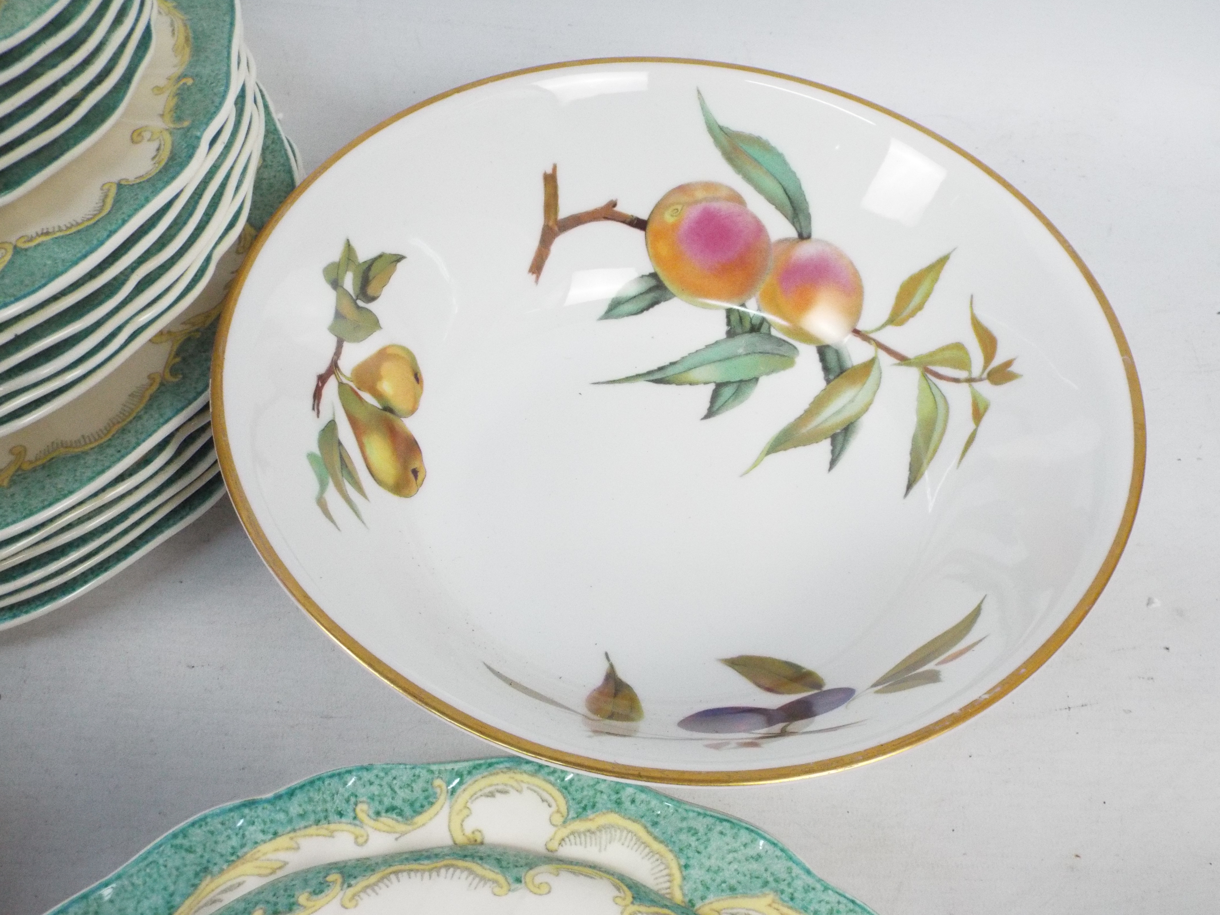 A collection of dinner wares, predominantly Royal Doulton Kingswood, - Image 5 of 11