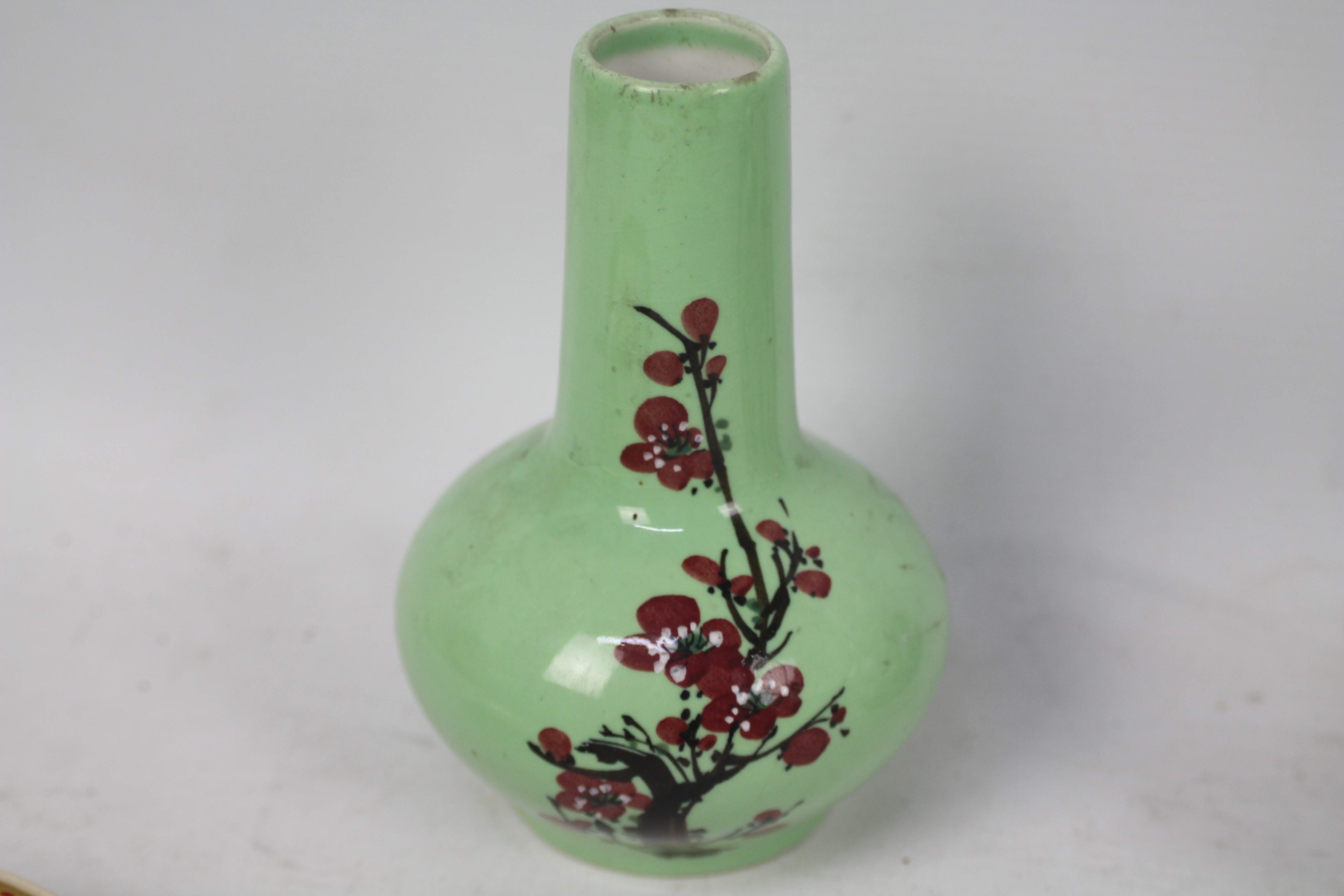 A collection of Oriental ceramics to include ginger jar, vase and other. - Image 12 of 18