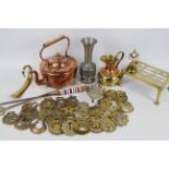 Metalware to include copper kettle, jug, various horse brasses and similar.