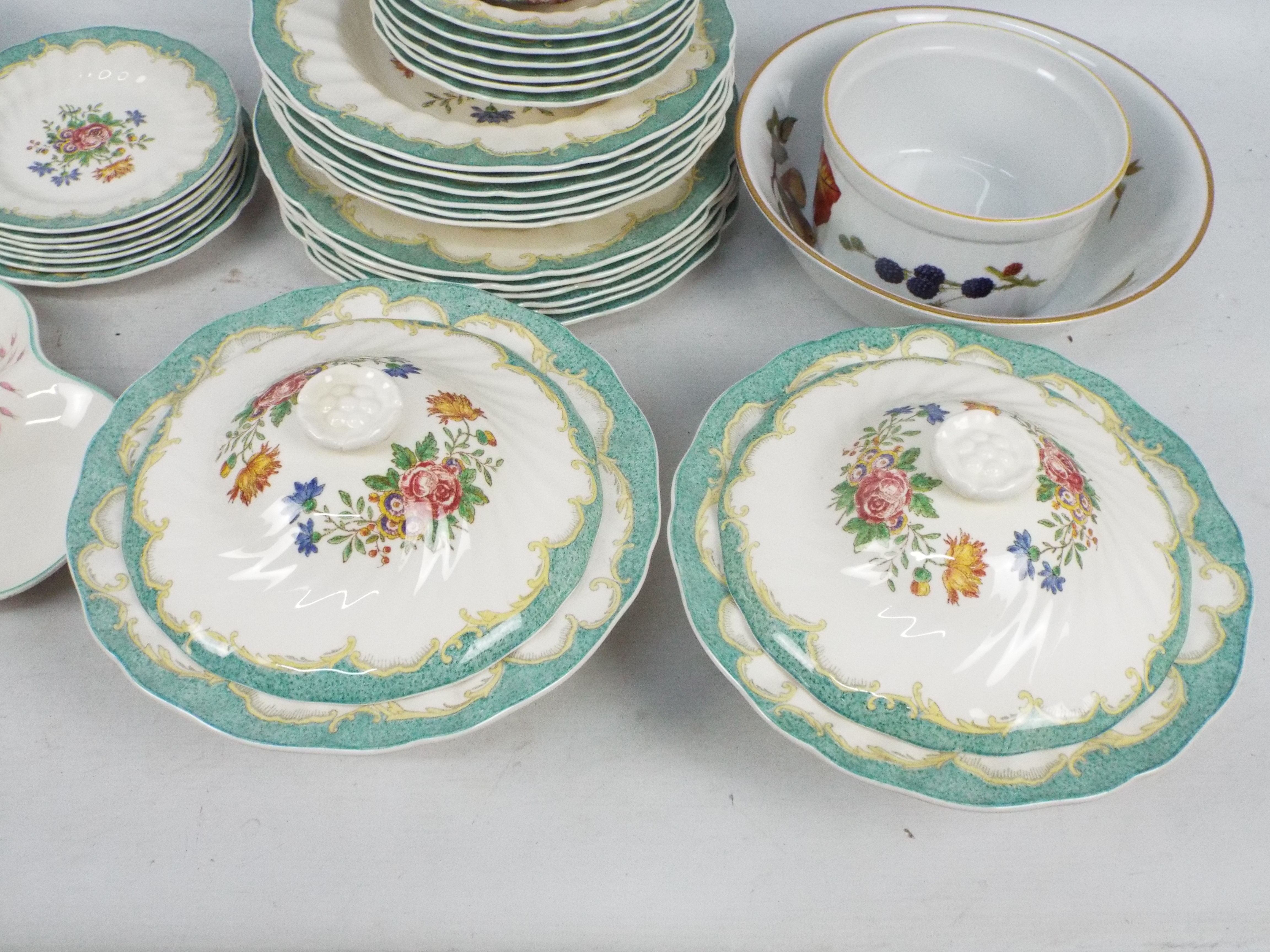 A collection of dinner wares, predominantly Royal Doulton Kingswood, - Image 3 of 11