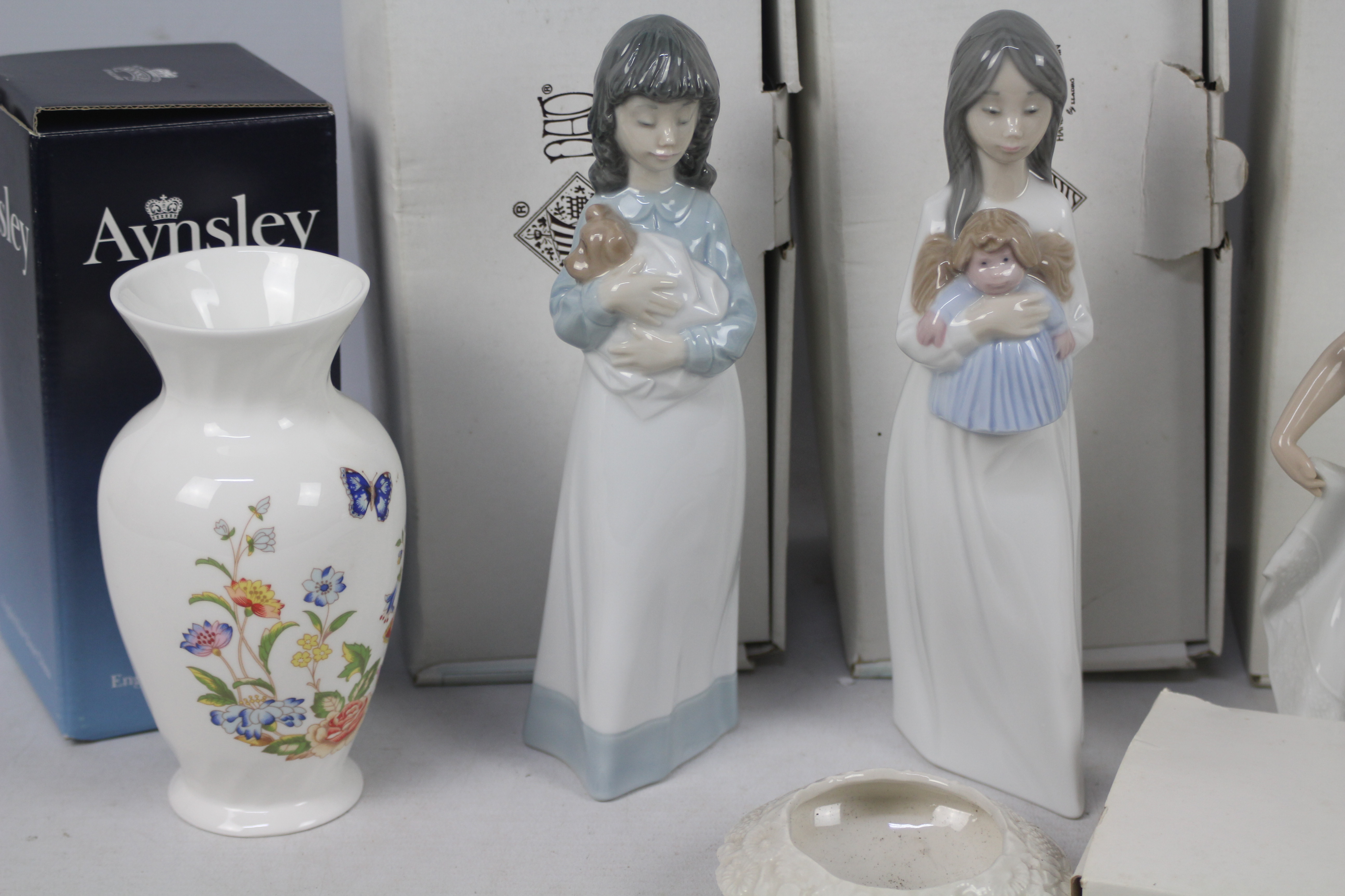 Four boxed Nao figures of children, an Aynsley vase (also boxed) and similar, - Image 3 of 5