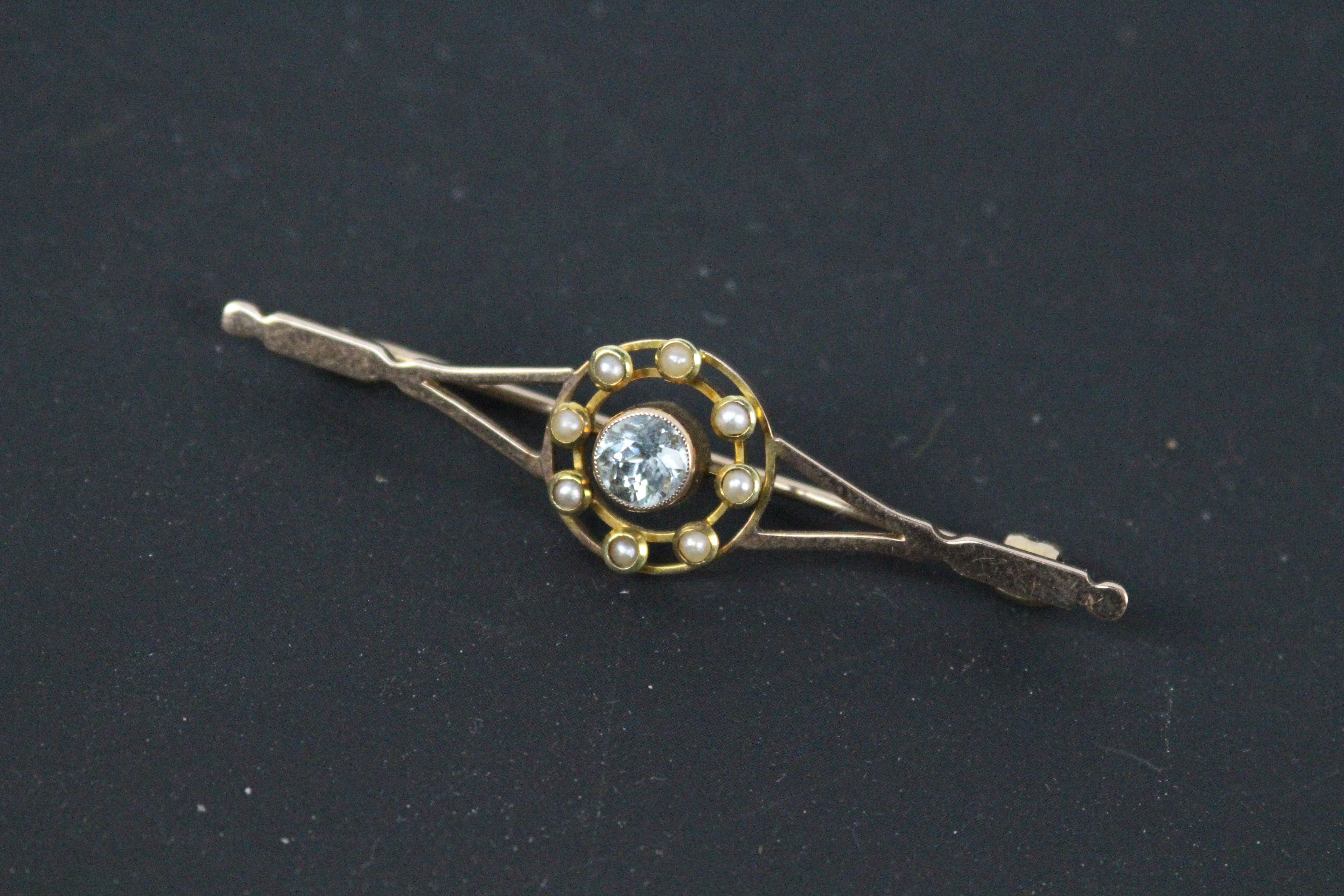 An aquamarine and seed pearl bar brooch in unmarked rose metal (presumed 9ct), 5. - Image 2 of 3