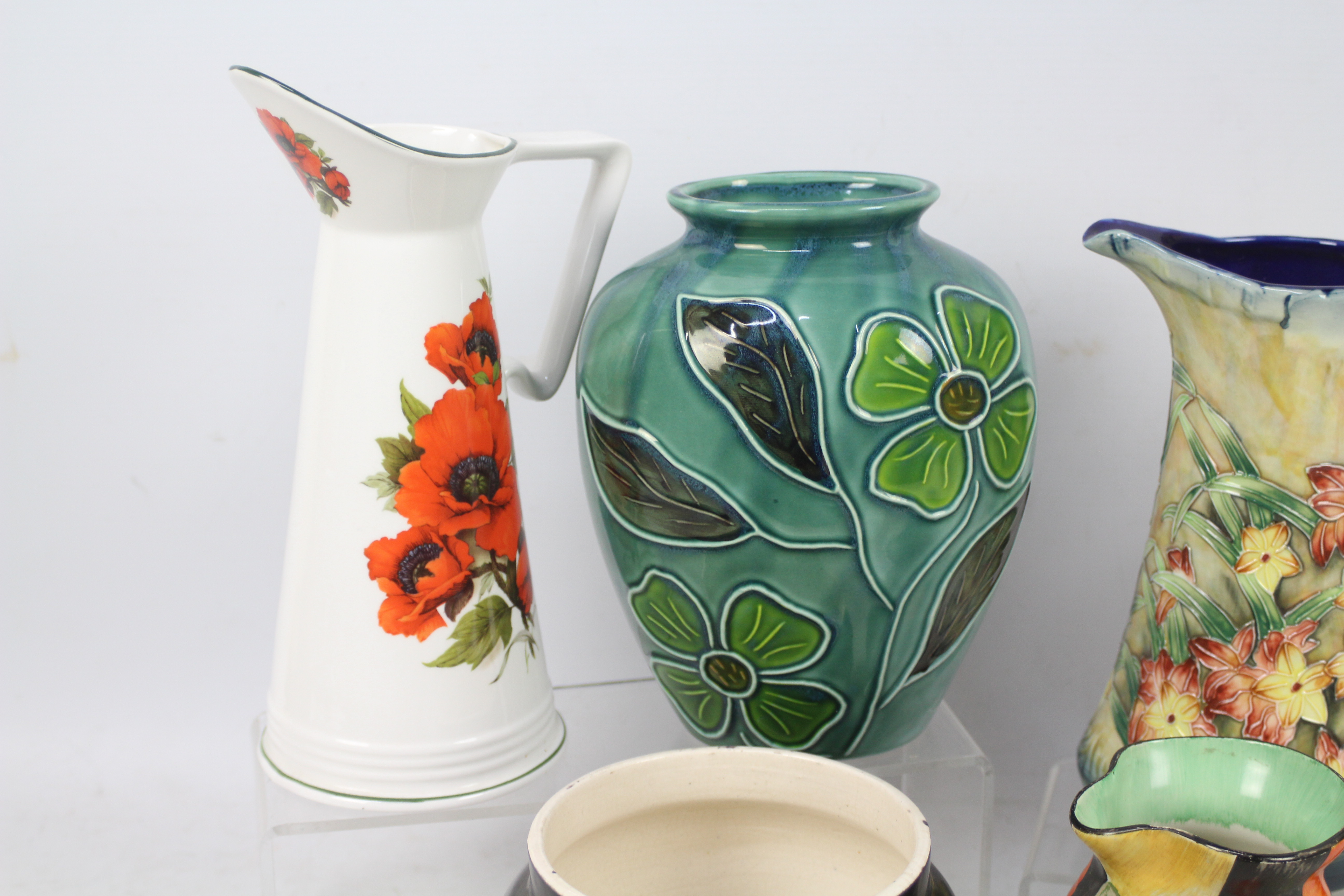 A mixed group of ceramics to include a Franz Sweet Pea pattern vase, Old Tupton Ware jug, - Image 3 of 6