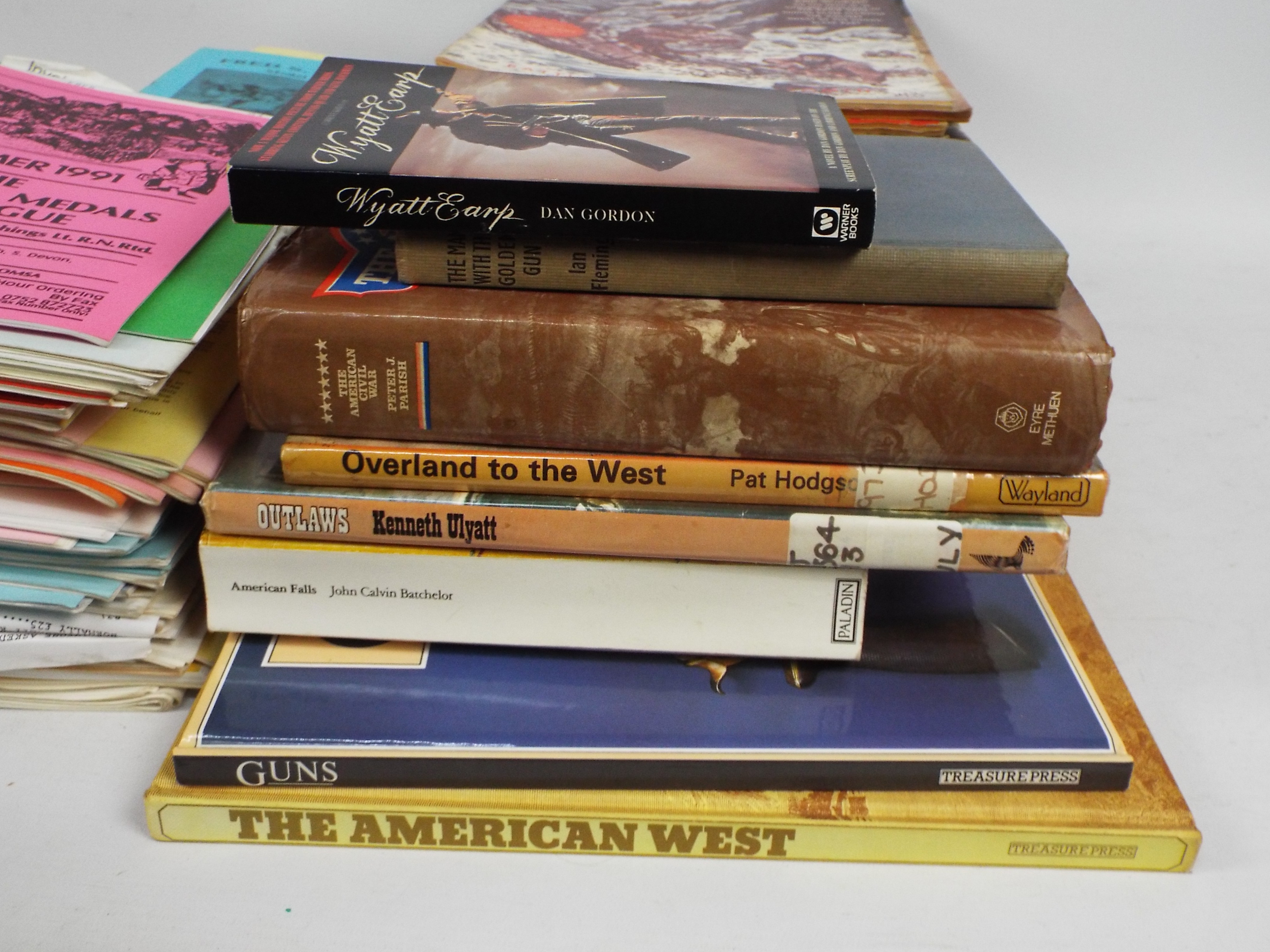 Two boxes of publications, predominantly military, American wild west related and other. - Image 5 of 5