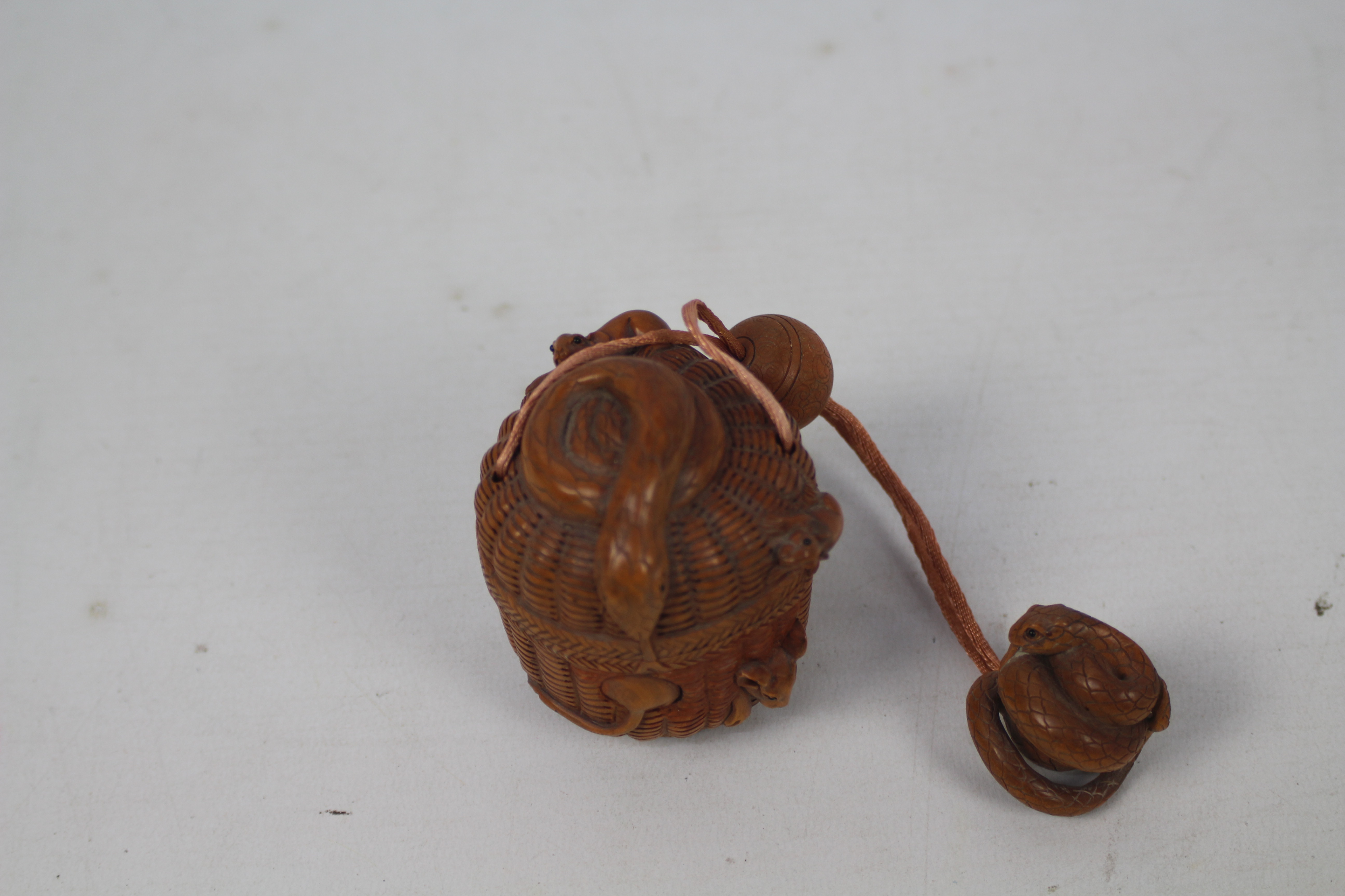 A single case carved wood inro in the form of a basket with mice and a snake, - Image 4 of 5