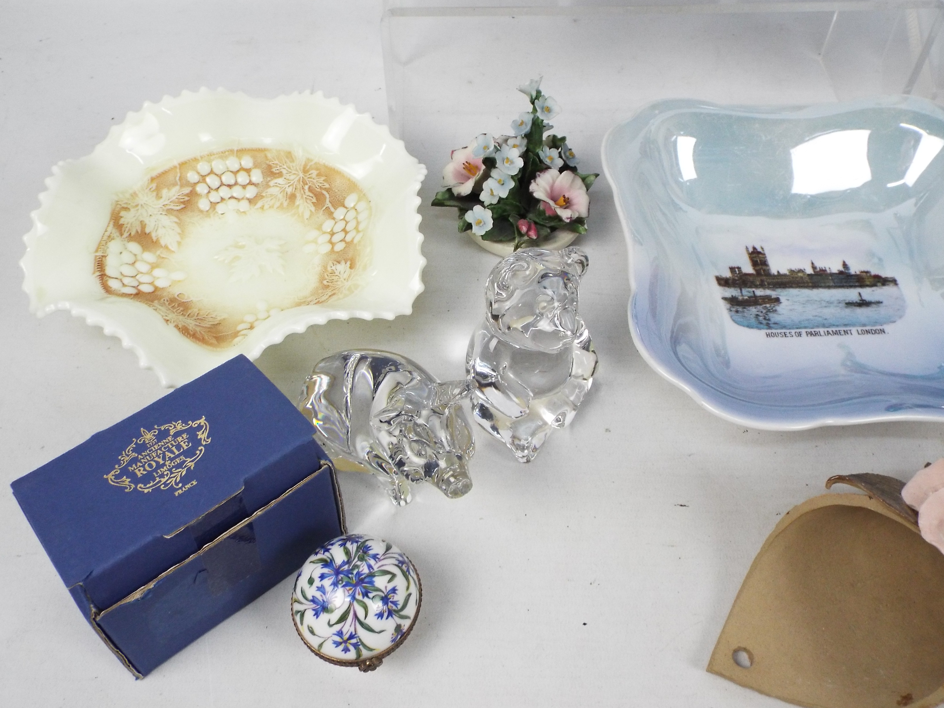 A collection of ceramics and glassware to include a lavender glass scent bottle, - Image 4 of 6